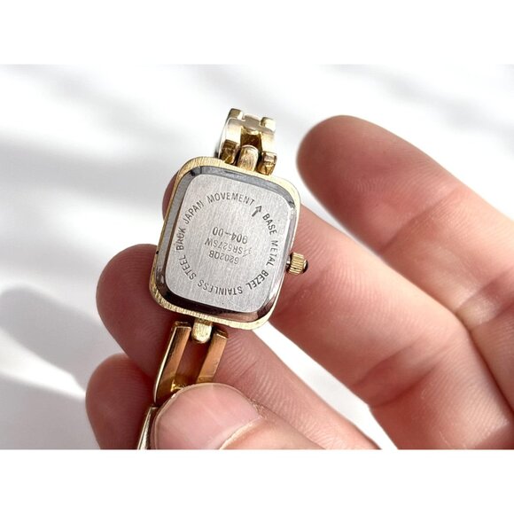 Gloria Vanderbilt GV II Gold T Ladies Vintage Wristwatch - 16mm - WORKS! - Picture 7 of 12